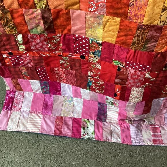 NWT Hand Crafted Colorful Patchwork Quilt in Generous Size - Picture 11 of 15